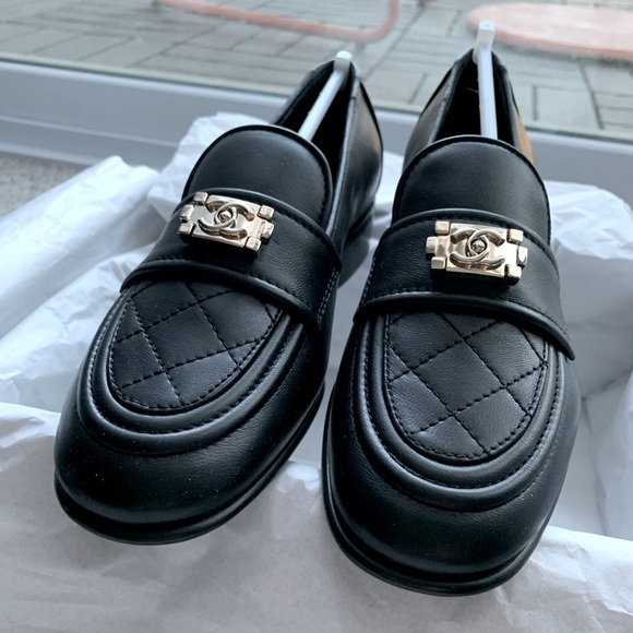 Chanel Black CC Logo Leather Loafers IT 35 - Picture 1 of 7